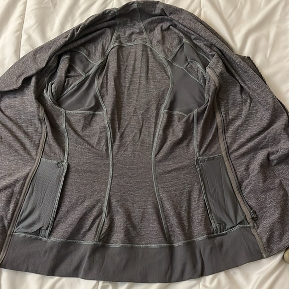 Lululemon Bhakti Double Zipper Yoga Jacket in Heather
Slate Gray, 2 - Picture 4 of 8